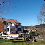 Arboliz Country house *